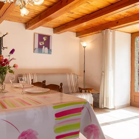 Le Poustadou Сasa de vacaciones La Canourgue